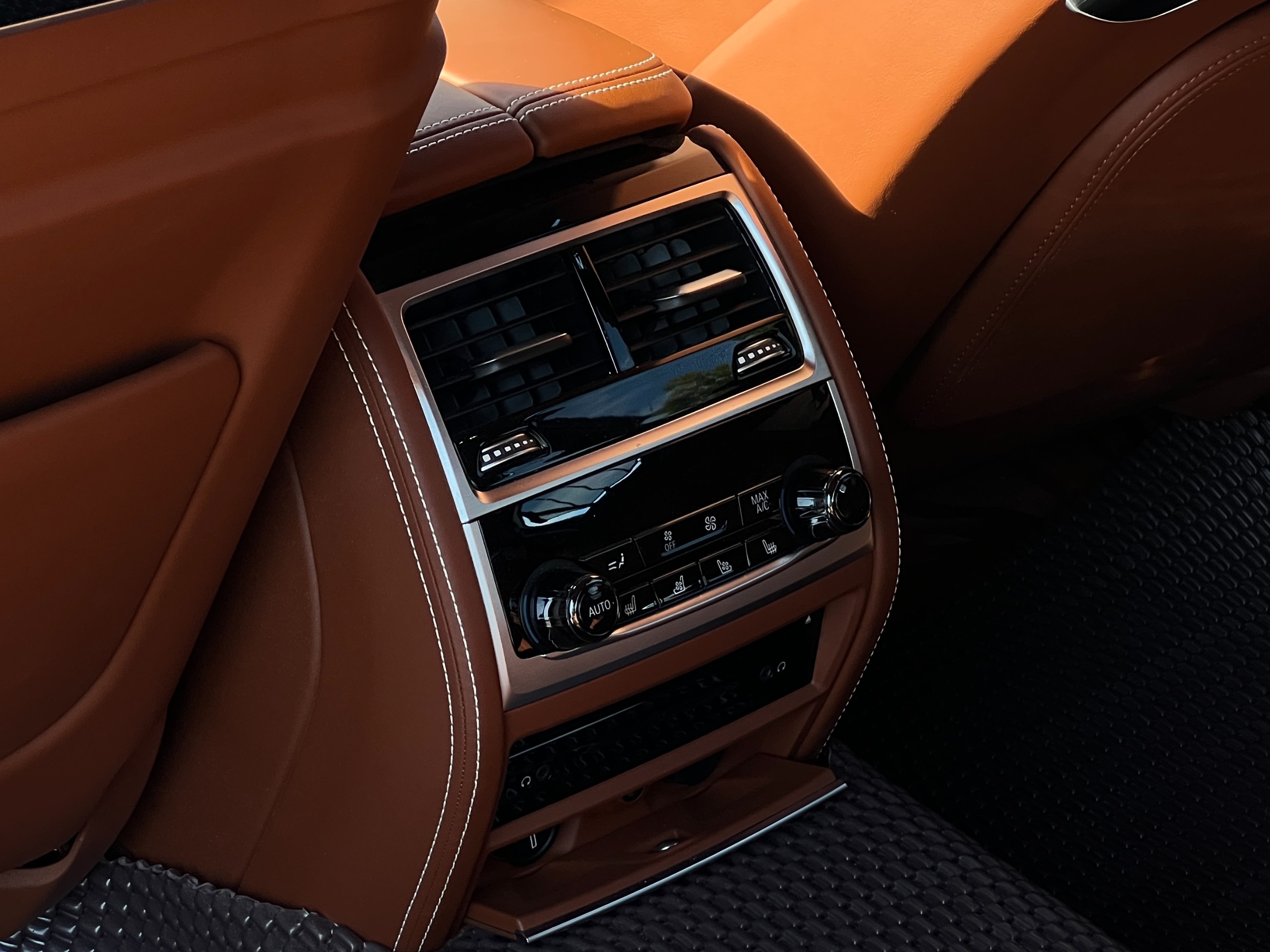 2016 BMW 750Li xdrive | No accident | BC Local | One owner - Image 19